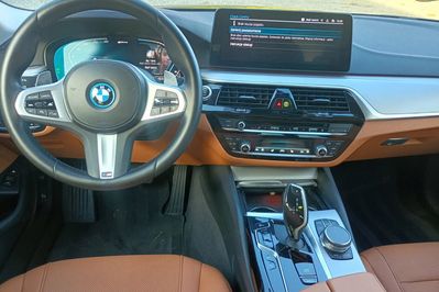 BMW Seria 5 530e xDrive Business Edition