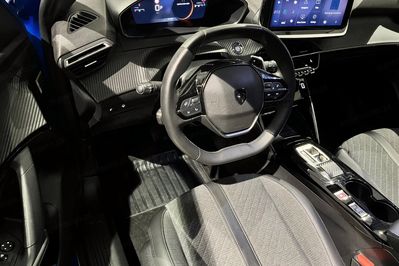 Peugeot 2008 PureTech Allure S&S EAT8