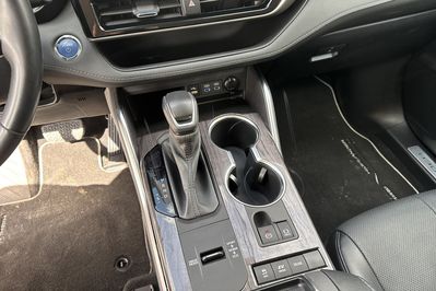 Toyota Highlander Prestige 2.5 Hybrid