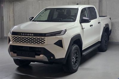 Toyota HiLux mHEV Double Cab Active 4x4 aut