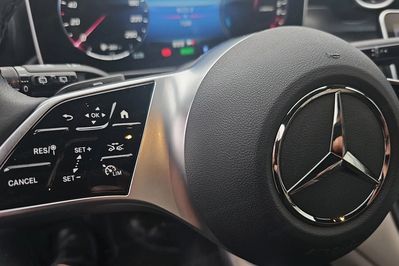 Mercedes Klasa C 300 e T Avantgarde