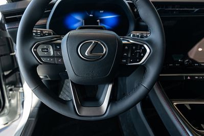 Lexus LBX Emotion 1.5 Hybrid