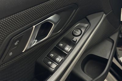 BMW Seria 3 318i Advantage aut