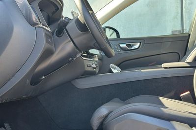 Volvo XC60 B5 B AWD Plus Dark aut