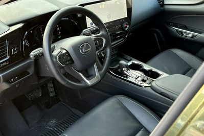Lexus NX 450h+ Omotenashi AWD