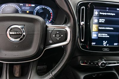 Volvo XC40 T3 Momentum Pro