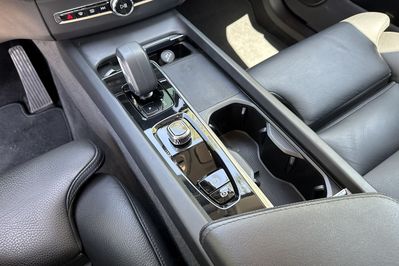 Volvo XC60 B4 B Plus Dark