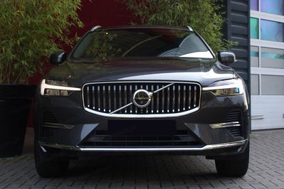 Volvo XC60 T8 Plug-In Hybrid AWD Ultra Bright