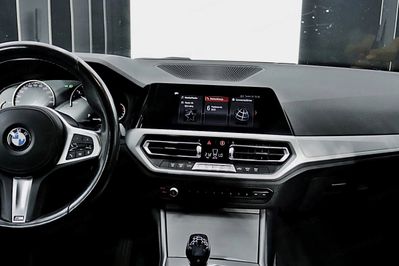 BMW Seria 3 318d M Sport aut