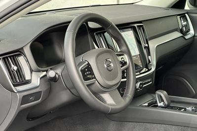Volvo V60 B4 B Plus Dark aut
