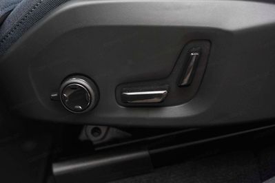 Volvo XC60 T6 Plug-In Hybrid AWD Ultra Dark