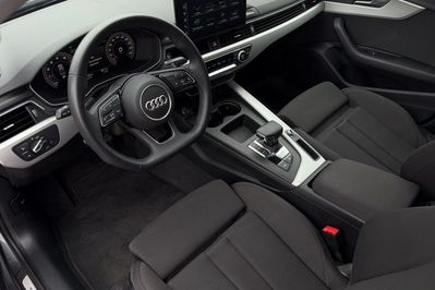 Audi A4 35 TFSI mHEV S Line