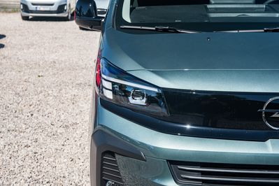 Opel Zafira Life Extra Long L2H1 Business AT8