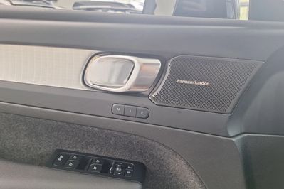 Volvo XC40 B3 Plus Dark