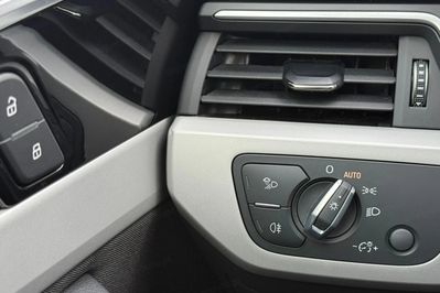 Audi A4 Avant 35 TFSI S Line