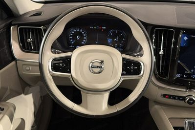 Volvo XC60 B4 D Momentum