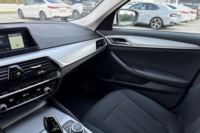 BMW Seria 5 518d Advantage