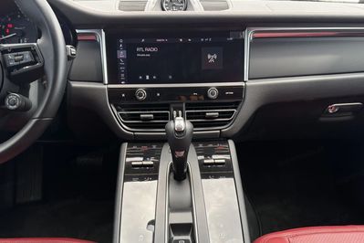 Porsche Macan T