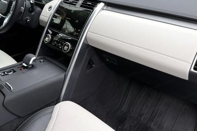 Land Rover Discovery D250 Dynamic SE