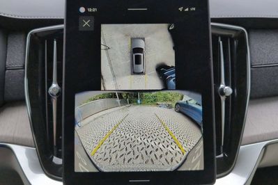 Volvo XC60 T6 Plug-In Hybrid AWD Ultra Dark