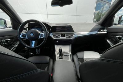 BMW Seria 3 330e xDrive M Sport sport-aut