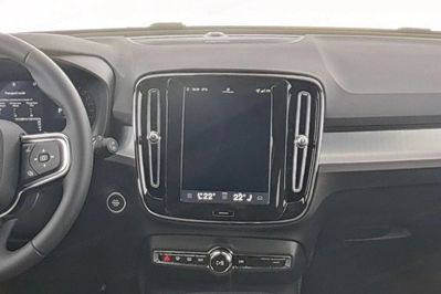 Volvo XC40 B3 B DKG Plus Black Edition