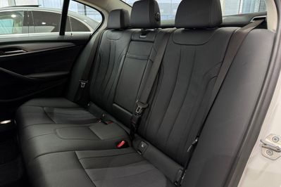 BMW Seria 5 520i mHEV aut