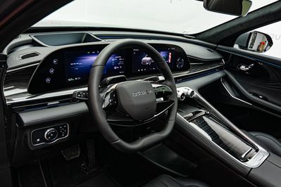 Omoda 9 1.5 Super Hybrid Exclusive AWD