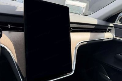 Volvo EX90 Twin AWD Plus 7 os