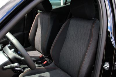 Peugeot 2008 Edition e-DCS6 PureTech mHEV