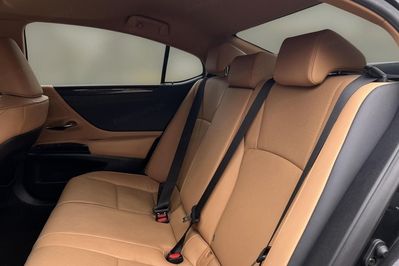 Lexus ES 300h Business Edition