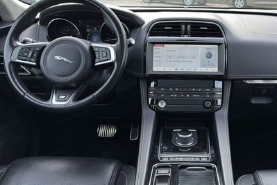 Jaguar F-Pace 2.0 i4D AWD R-Sport