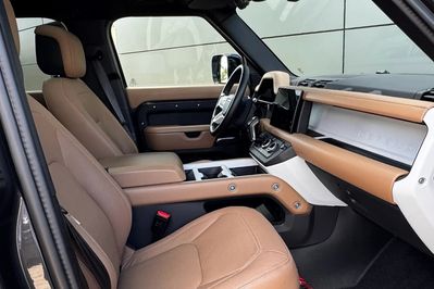 Land Rover Defender 110 D250 X-Dynamic AWD HSE