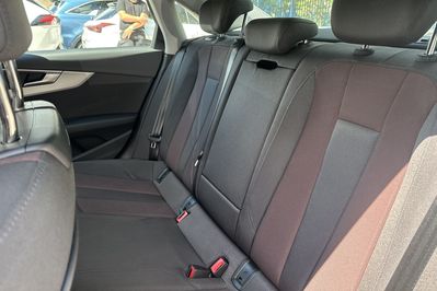 Audi A4 35 TFSI S Line