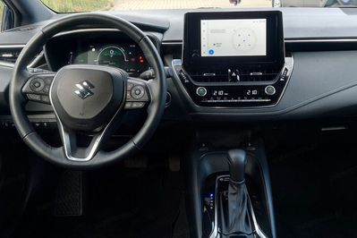 Suzuki Swace 1.8 Hybrid Premium Plus CVT