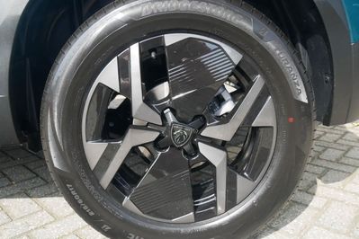 Peugeot 2008 Envy e-DCS6 PureTech mHEV