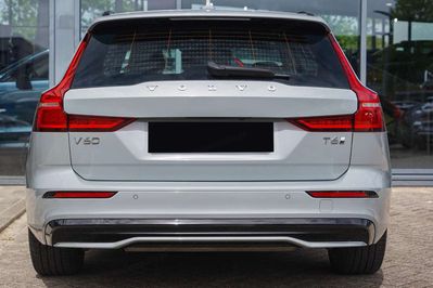 Volvo V60 T6 AWD Plug-In Hybrid Ultra Dark