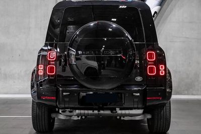 Land Rover Defender 110 D350 X-Dynamic SE