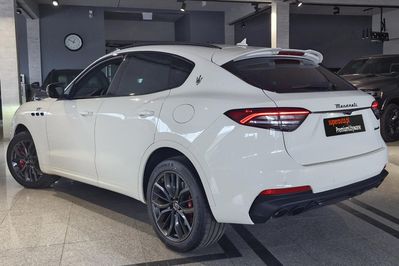 Maserati Levante GT AWD Nerissimo Sport