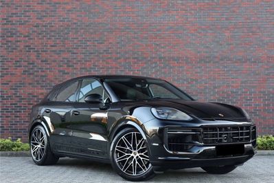 Porsche Cayenne Coupe E-Hybrid Black Edition