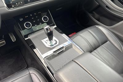 Land Rover Range Rover Evoque 2.0 D200 mHEV R-Dynamic SE