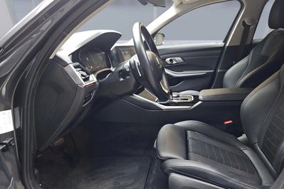 BMW Seria 3 Touring 330i xDrive