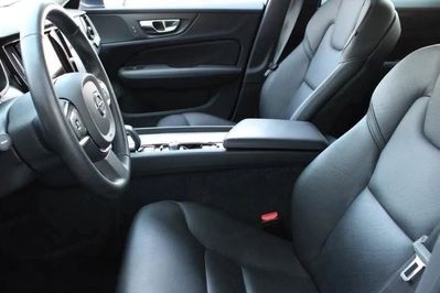 Volvo V60 B4 Momentum Pro