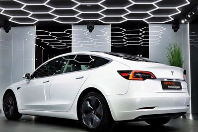 Tesla Model 3 3 Standard Range Plus