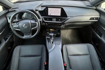 Lexus UX 250h GPF F Sport Design 2WD