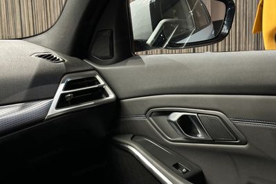 BMW Seria 3 330i xDrive M Sport aut
