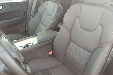 Volvo XC60 B5 B AWD Plus Dark aut
