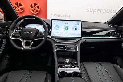 BYD Seal U DM-i  Design AWD