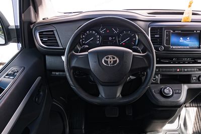 Toyota Proace Verso Medium L1H1 Family AT
