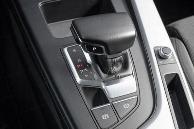 Audi A4 35 TFSI mHEV S tronic